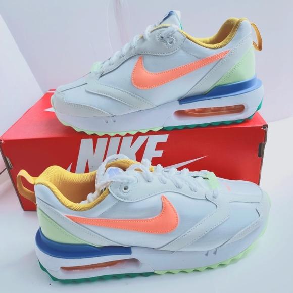 Nike Shoes - Nike Air Max Dawn White,Peach Cream Women Size 6. New with box